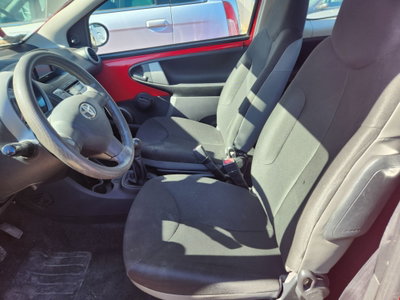 Toyota Aygo 1.0 VVT-i 69 CV 3 porte x-cool (7)
