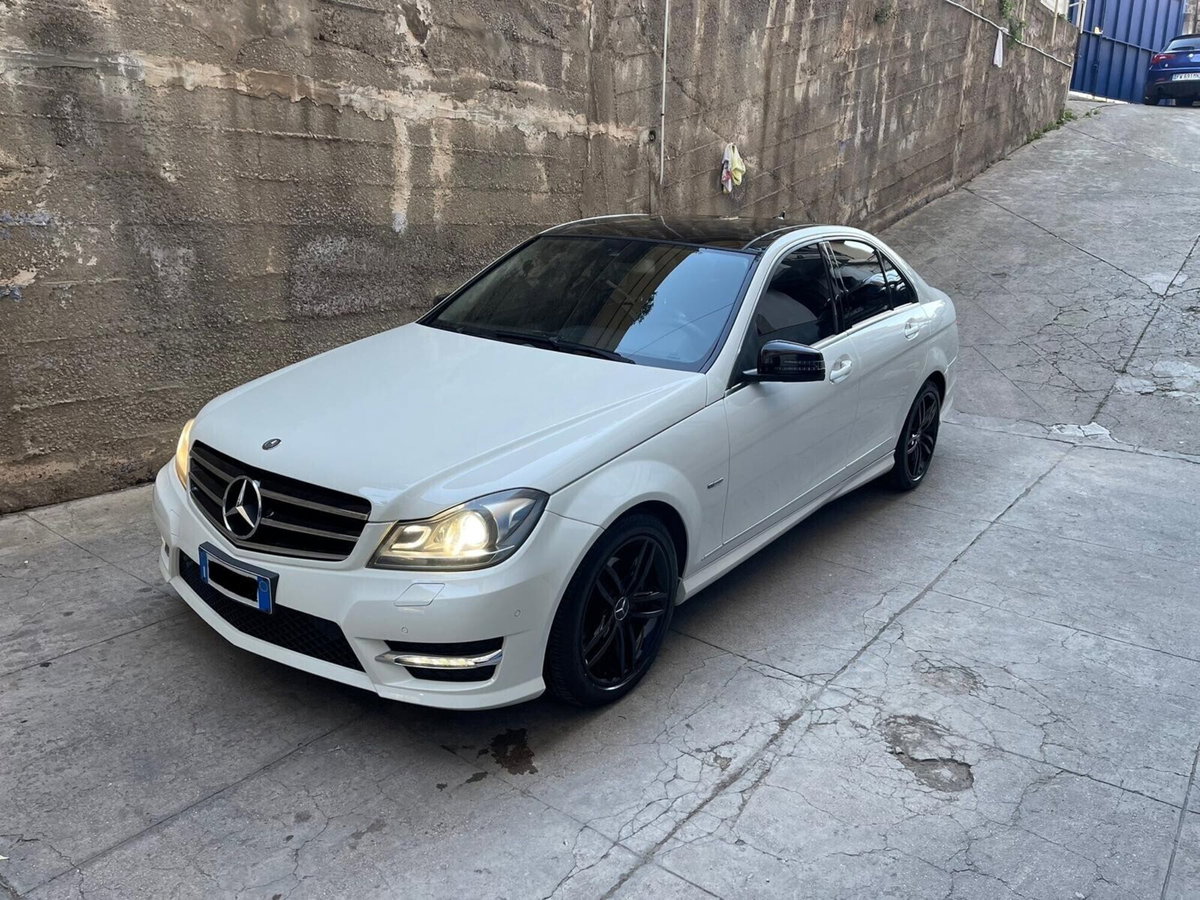 Mercedes-Benz Classe C 220 CDI BlueEFFICIENCY Avantgarde AMG (11)