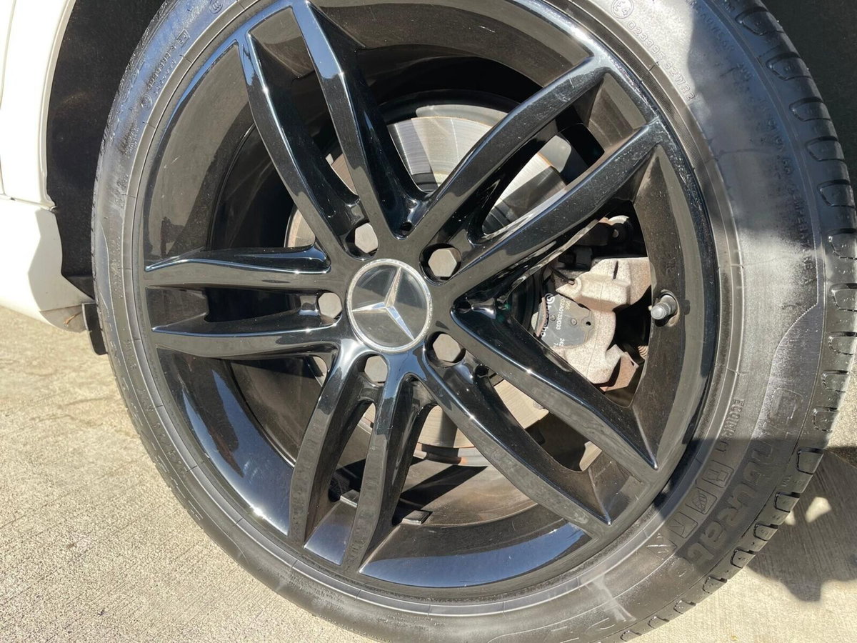 Mercedes-Benz Classe C 220 CDI BlueEFFICIENCY Avantgarde AMG (13)