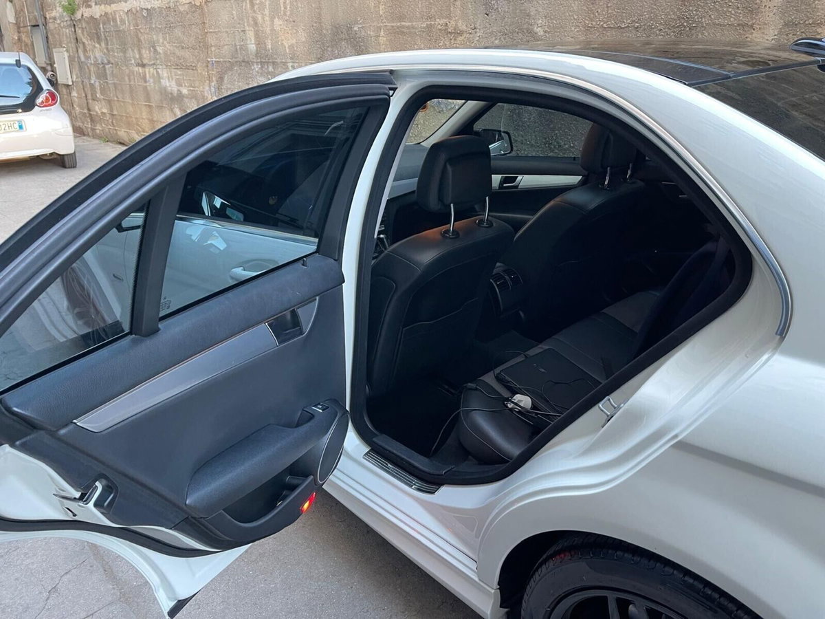 Mercedes-Benz Classe C 220 CDI BlueEFFICIENCY Avantgarde AMG (19)