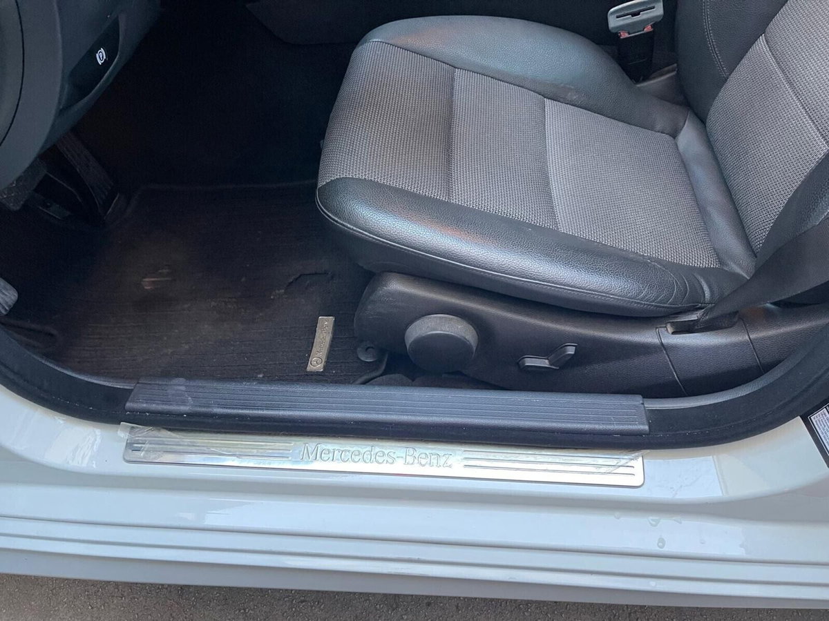Mercedes-Benz Classe C 220 CDI BlueEFFICIENCY Avantgarde AMG (7)