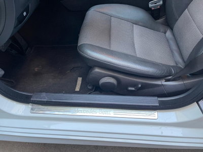 Mercedes-Benz Classe C 220 CDI BlueEFFICIENCY Avantgarde AMG (7)