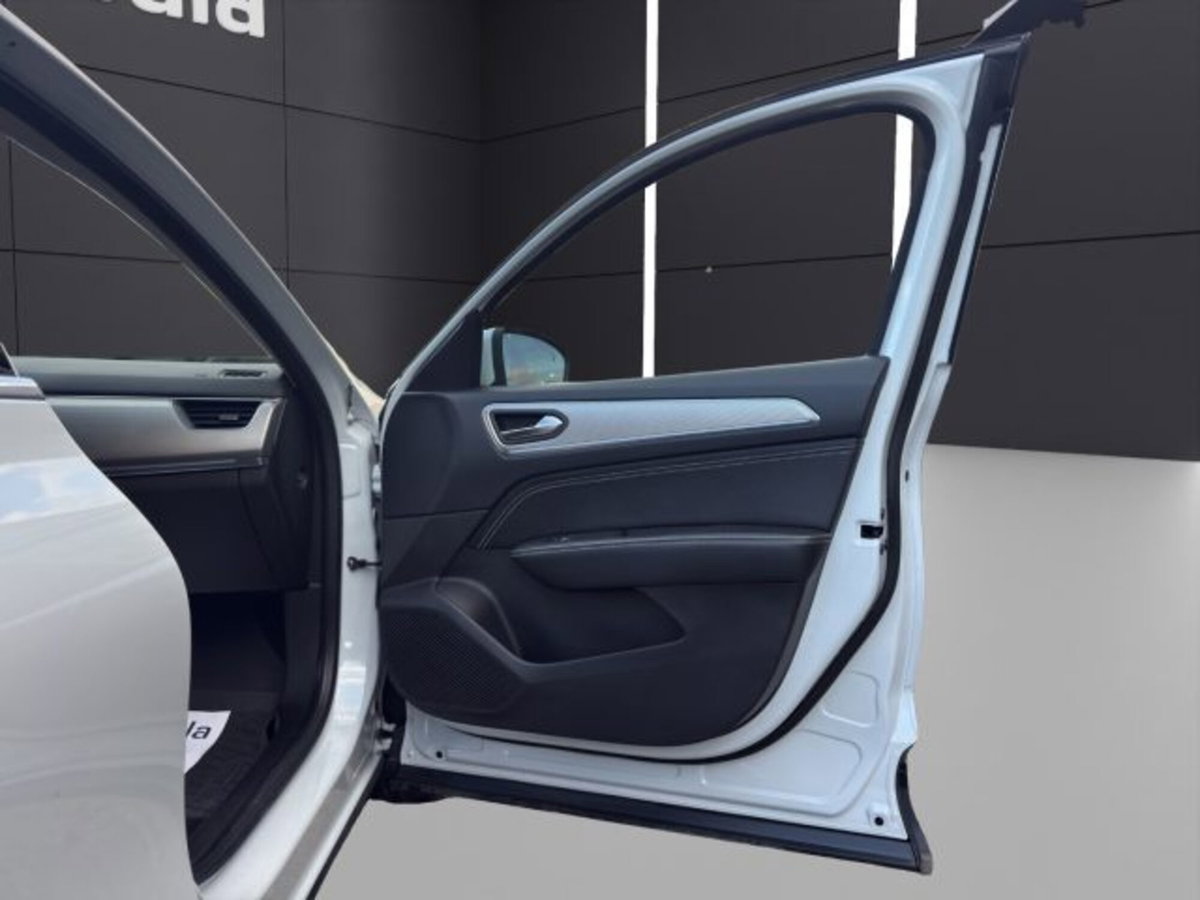 Renault Arkana E-Tech 145 CV Intens (16)