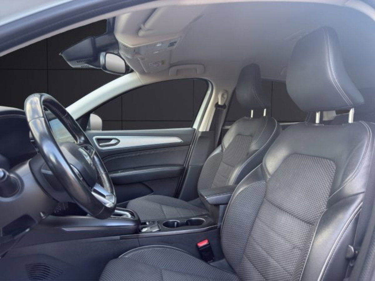 Renault Arkana E-Tech 145 CV Intens (9)