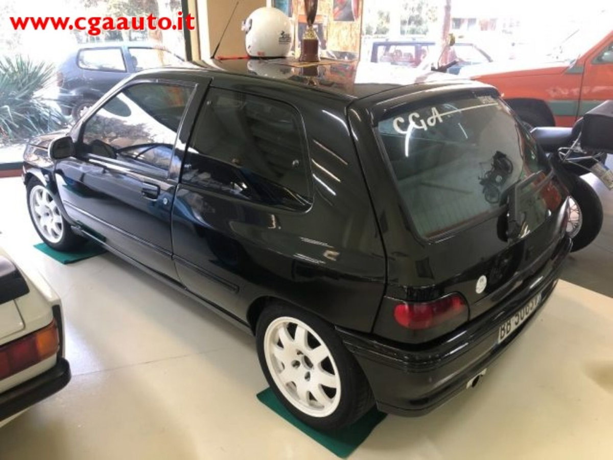 Renault Clio 16V