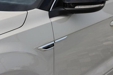Volkswagen T-Roc 2.0 tdi R-Line 115cv (13)