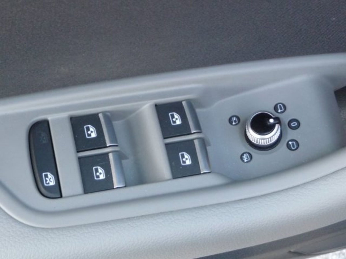 Audi A4 Avant 40 g-tron S tronic Business Advanced (5)