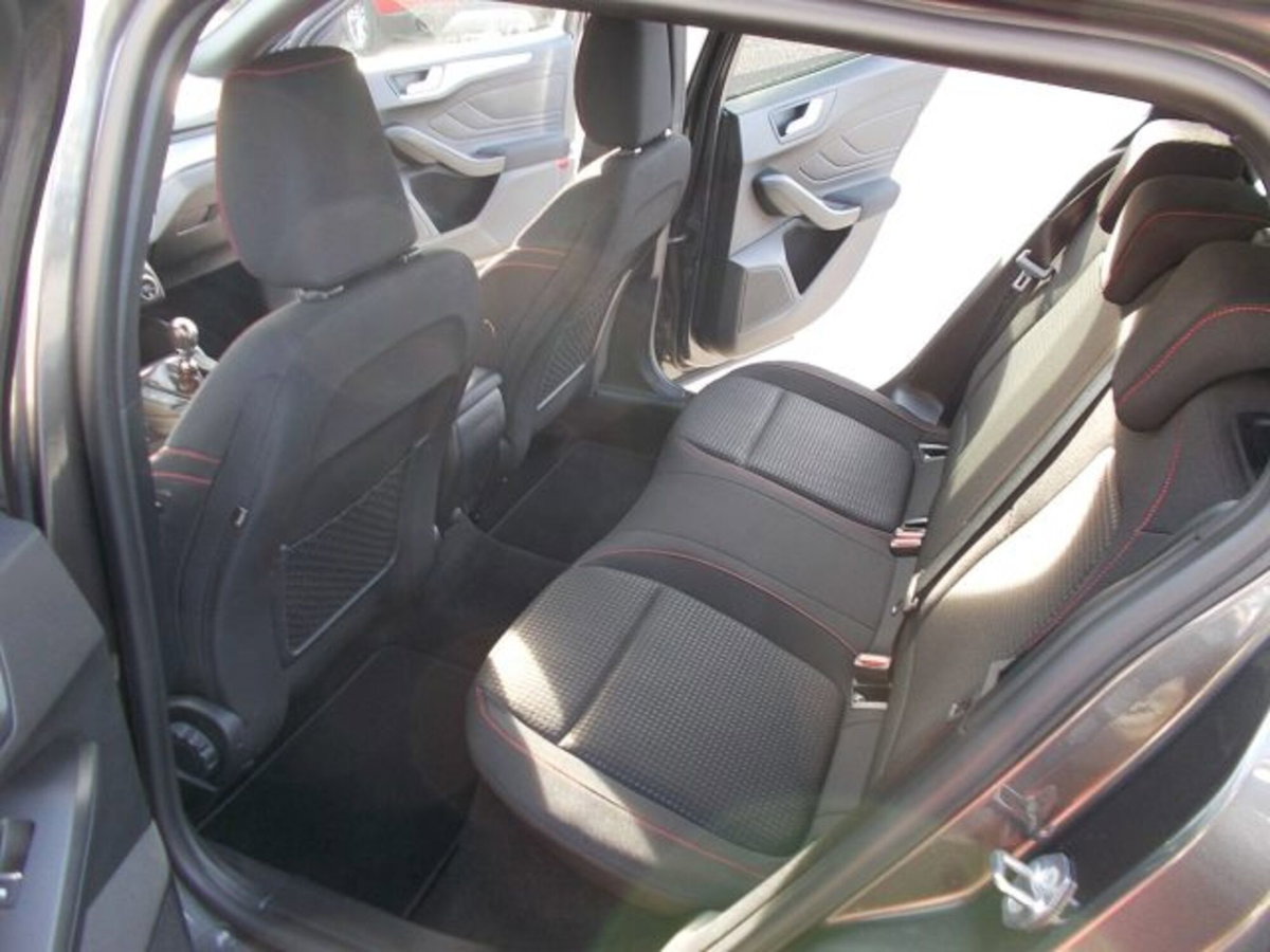 Ford Focus Station Wagon 1.0 EcoBoost Hybrid 125 CV SW ST-Line (10)