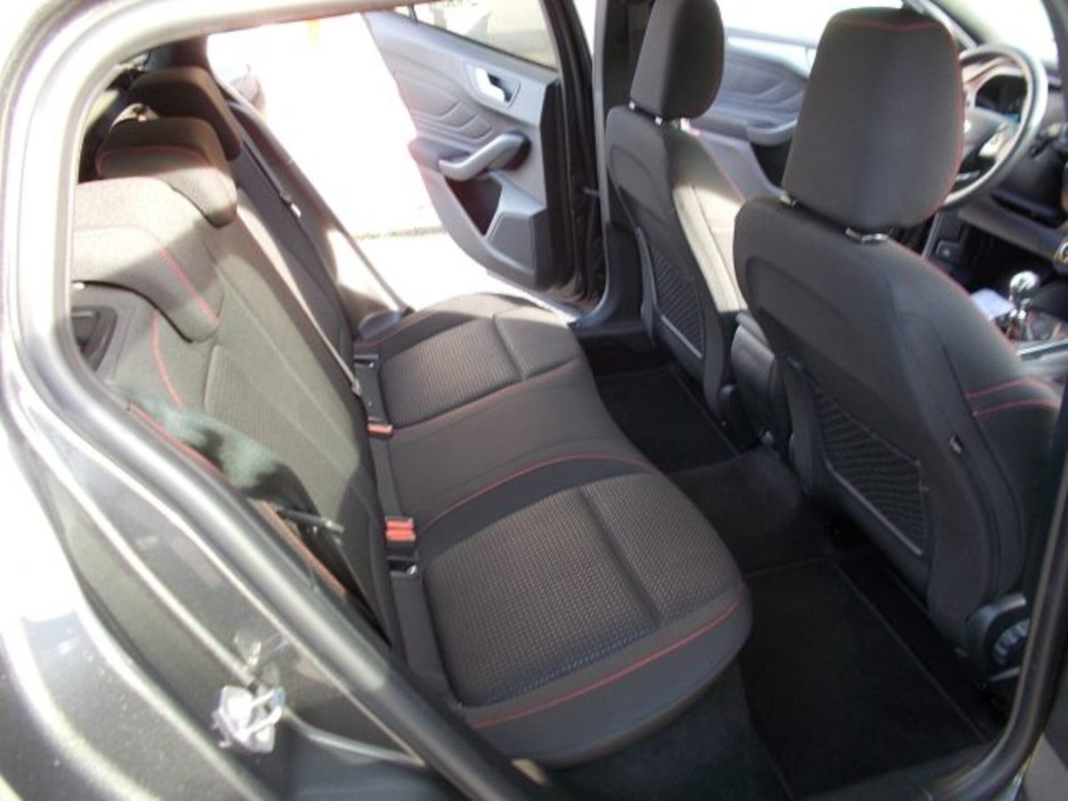 Ford Focus Station Wagon 1.0 EcoBoost Hybrid 125 CV SW ST-Line (14)