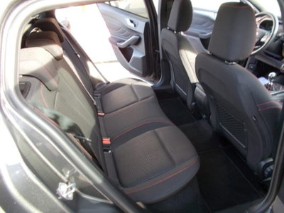 Ford Focus Station Wagon 1.0 EcoBoost Hybrid 125 CV SW ST-Line (14)