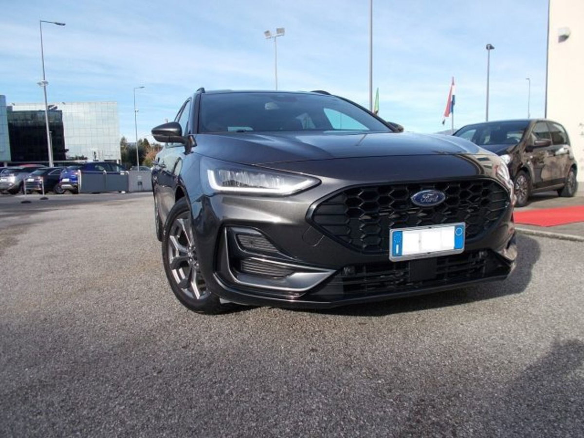 Ford Focus Station Wagon 1.0 EcoBoost Hybrid 125 CV SW ST-Line (3)
