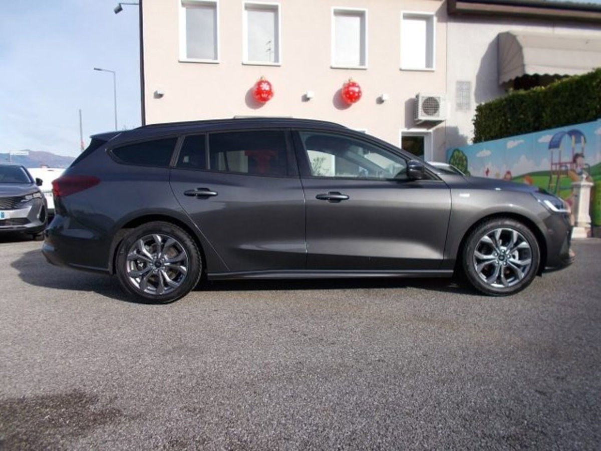 Ford Focus Station Wagon 1.0 EcoBoost Hybrid 125 CV SW ST-Line (5)