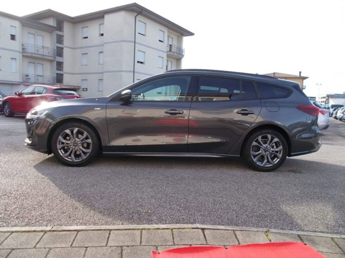 Ford Focus Station Wagon 1.0 EcoBoost Hybrid 125 CV SW ST-Line (7)