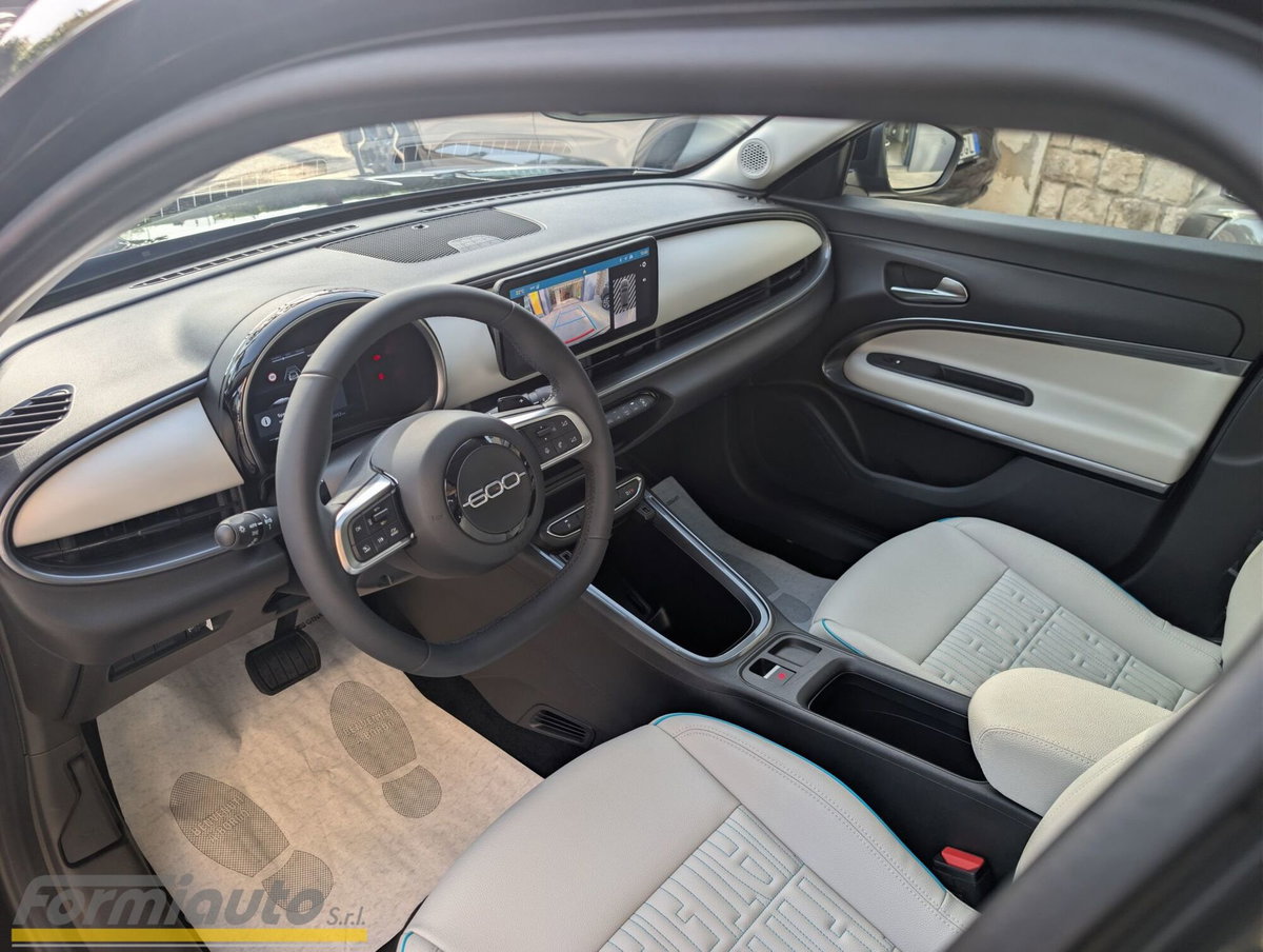 Fiat 600 1.2 hybrid La Prima 110cv auto (10)