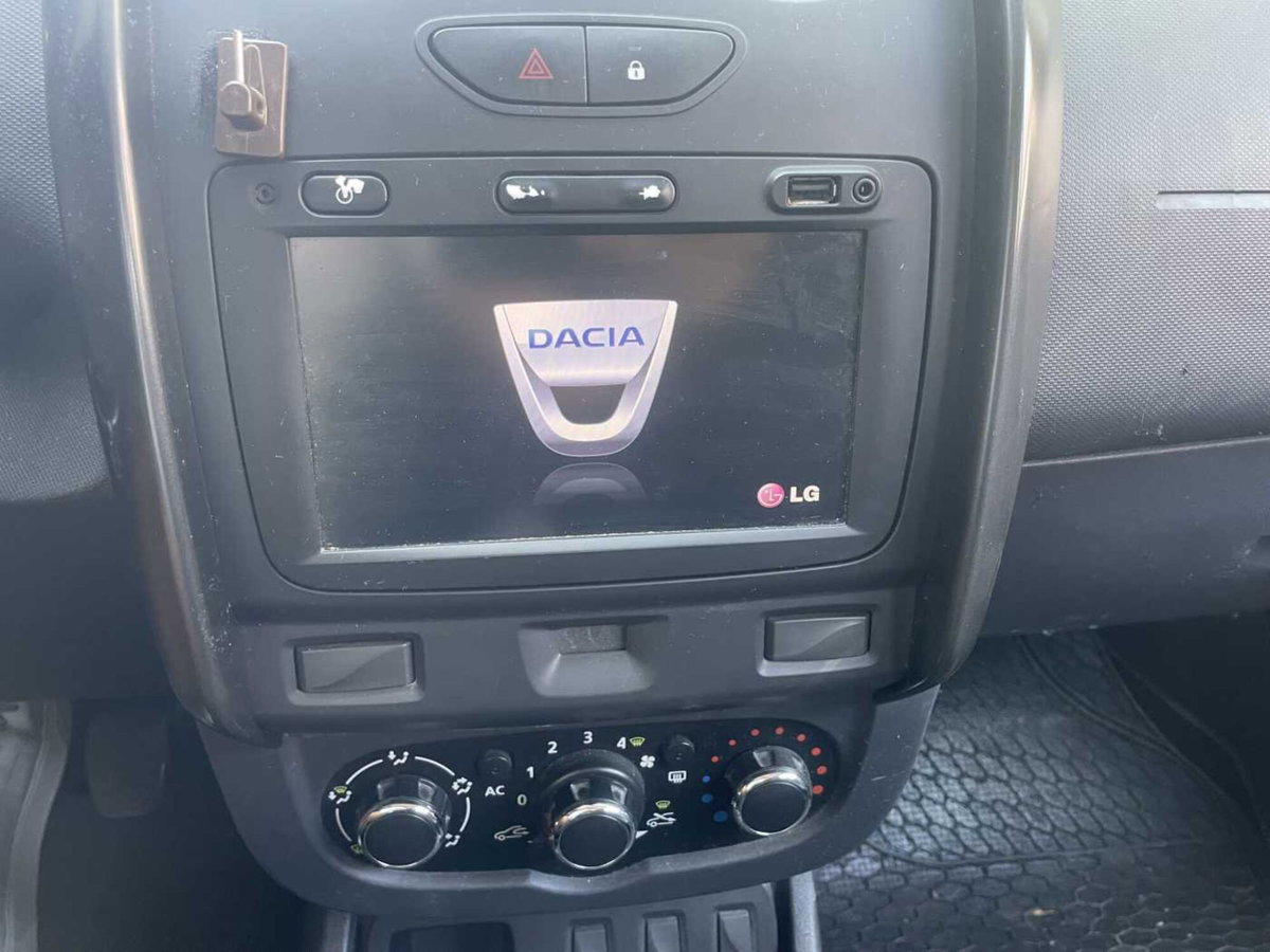 Dacia Duster 1.6 110CV 4x2 GPL Lauréate (12)