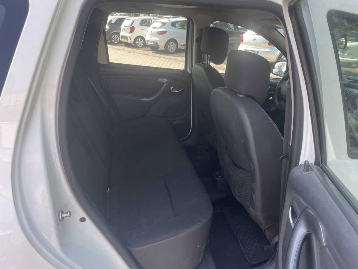 Dacia Duster 1.6 110CV 4x2 GPL Lauréate (8)