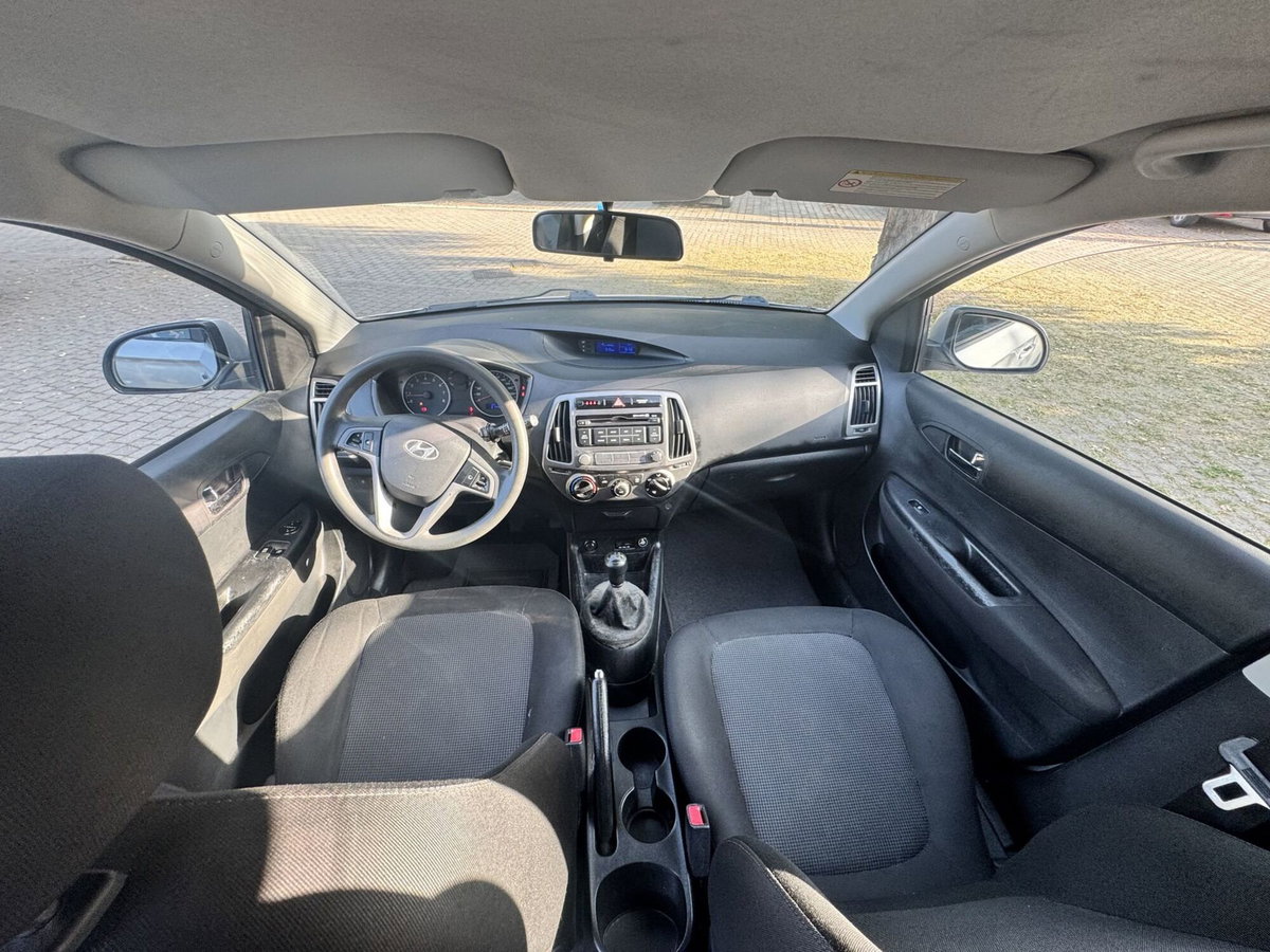 Hyundai i20 1.2 3p. Classic (11)
