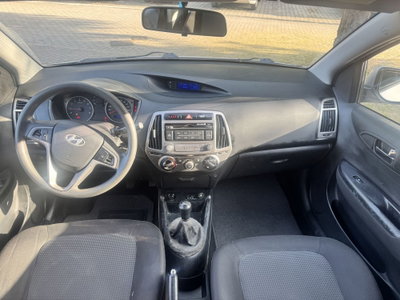 Hyundai i20 1.2 3p. Classic (12)