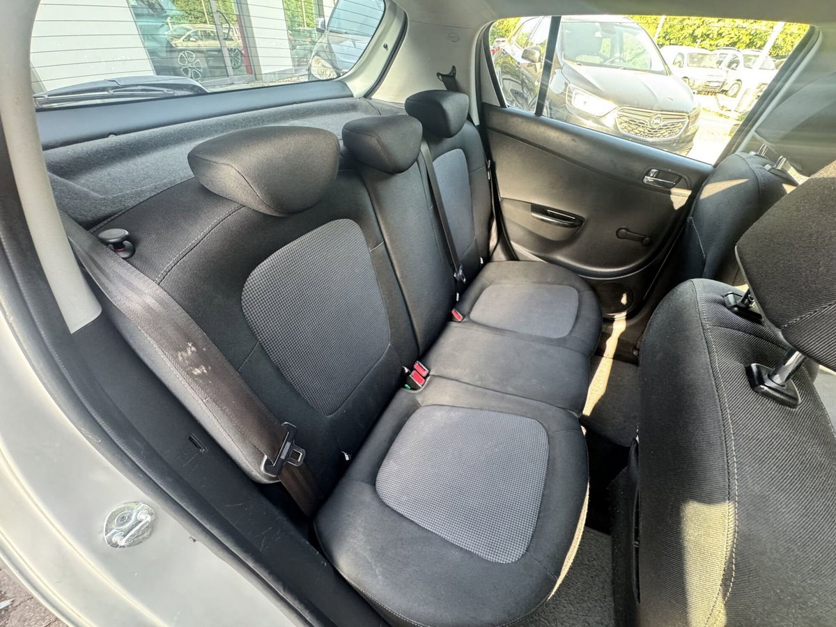 Hyundai i20 1.2 3p. Classic (13)