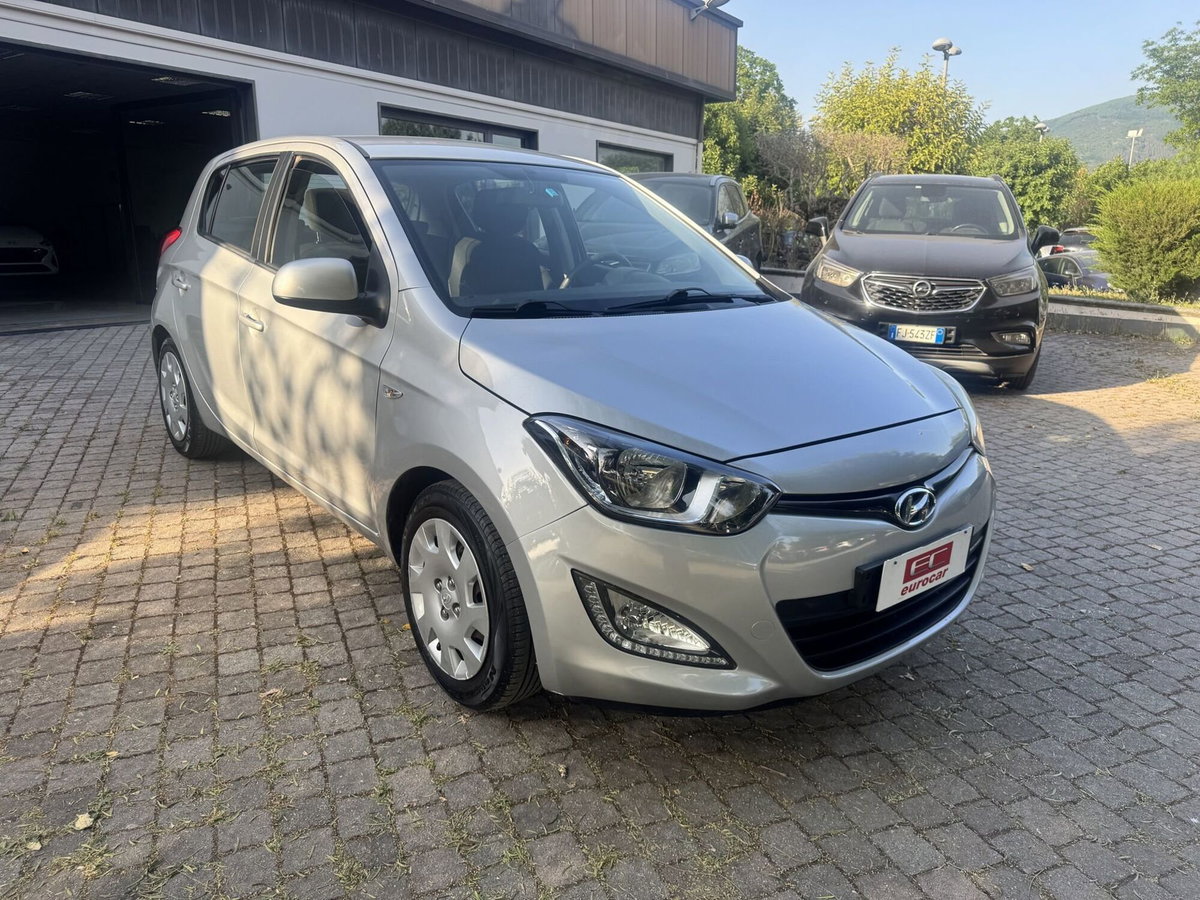Hyundai i20 1.2 3p. Classic (3)