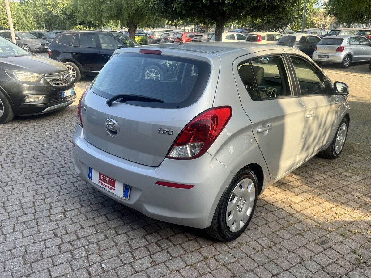 Hyundai i20 1.2 3p. Classic (5)
