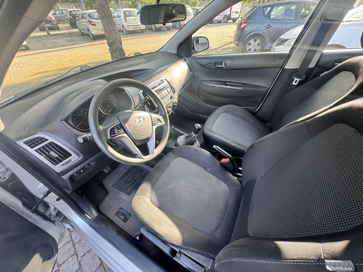 Hyundai i20 1.2 3p. Classic (7)