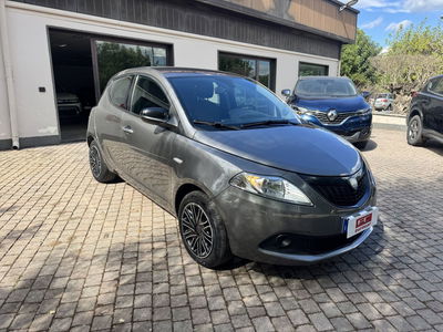 Lancia Ypsilon 1.0 FireFly 5 porte S&S Hybrid Silver Plus usata