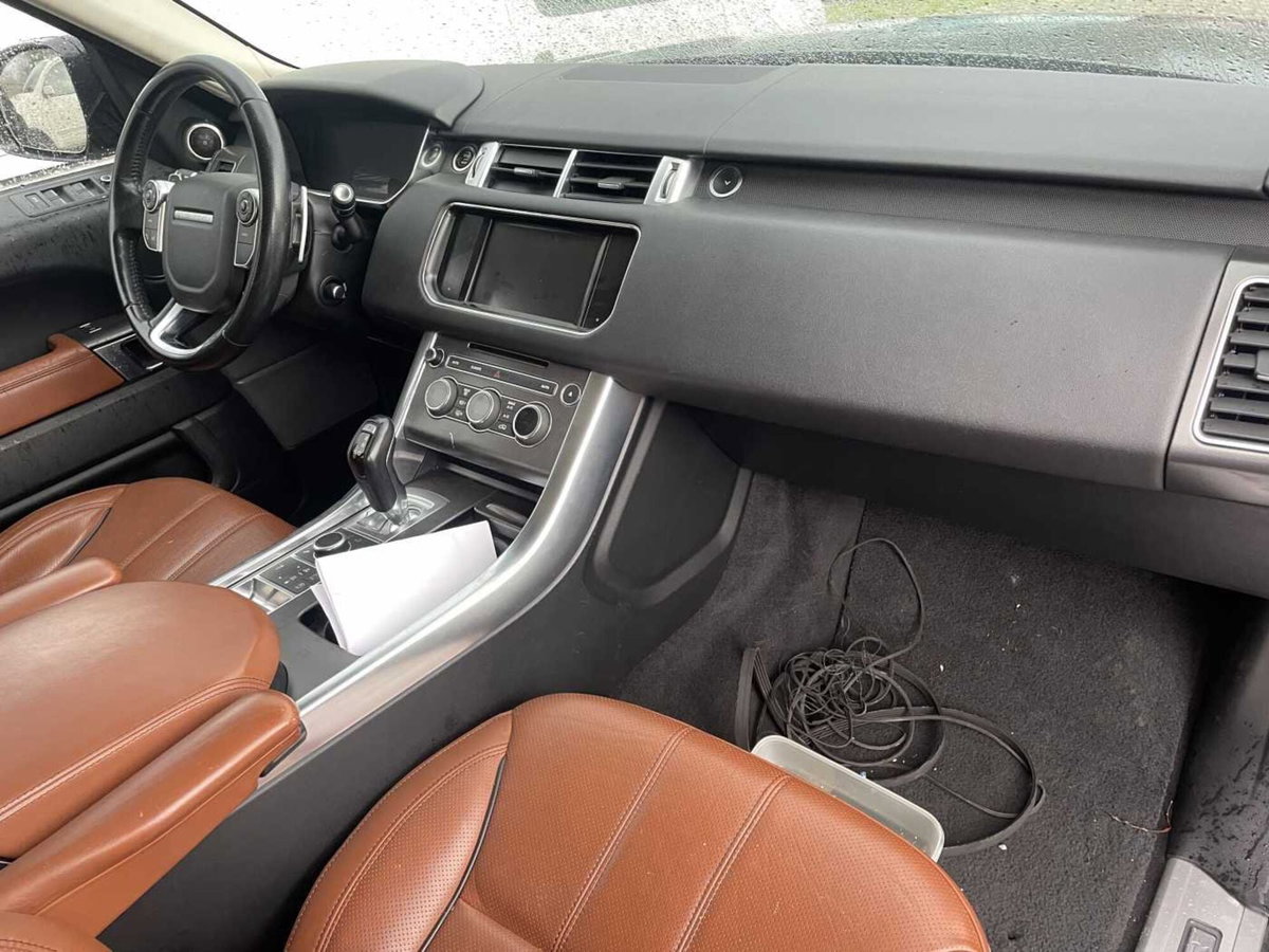 Land Rover Range Rover Sport 3.0 SDV6 SE (11)