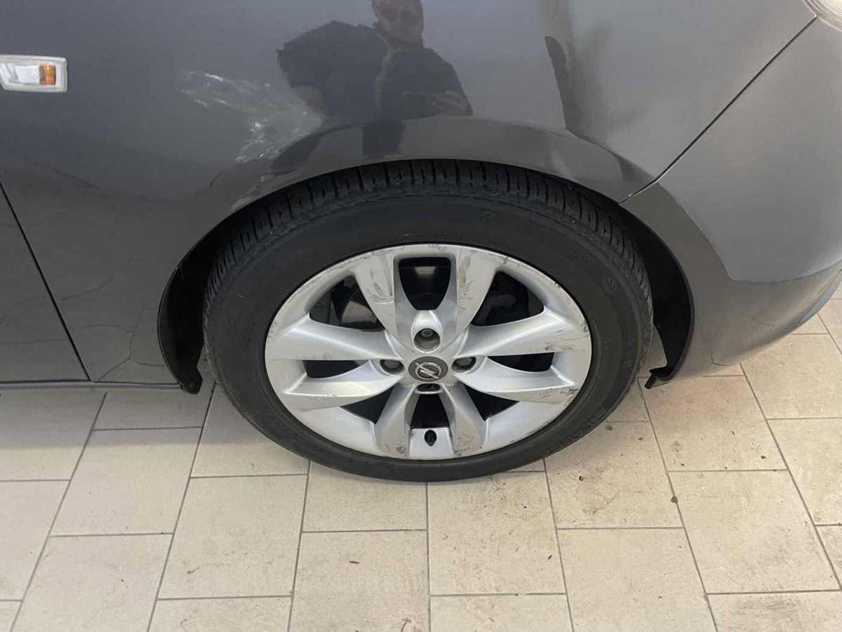 Opel Adam 1.2 70 CV Jam (8)