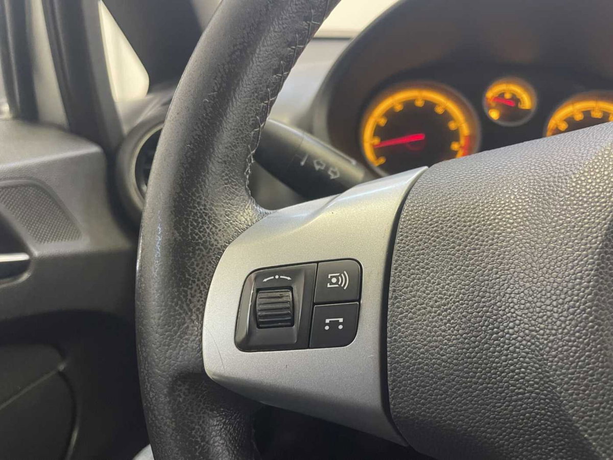 Opel Corsa 1.2 5 porte Cosmo (15)