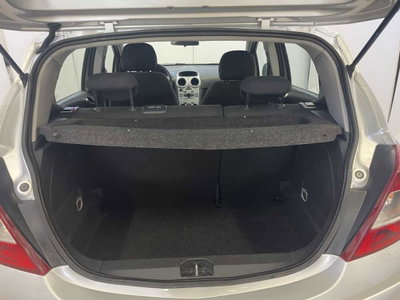 Opel Corsa 1.2 5 porte Cosmo (9)