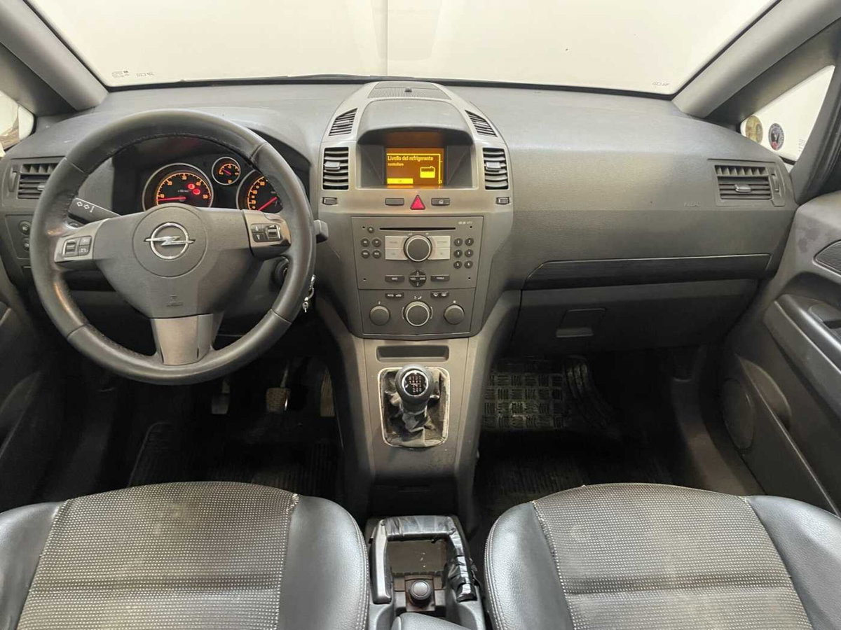 Opel Zafira 1.9 CDTI 120CV Enjoy (10)
