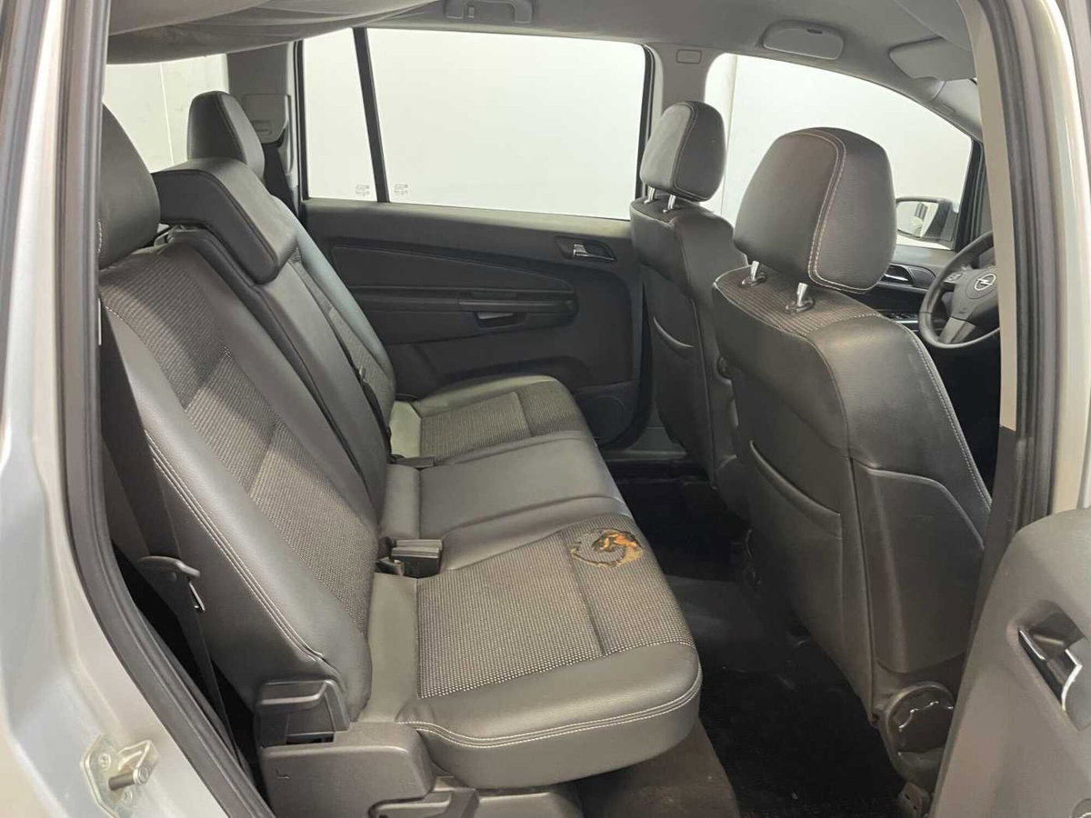 Opel Zafira 1.9 CDTI 120CV Enjoy (12)