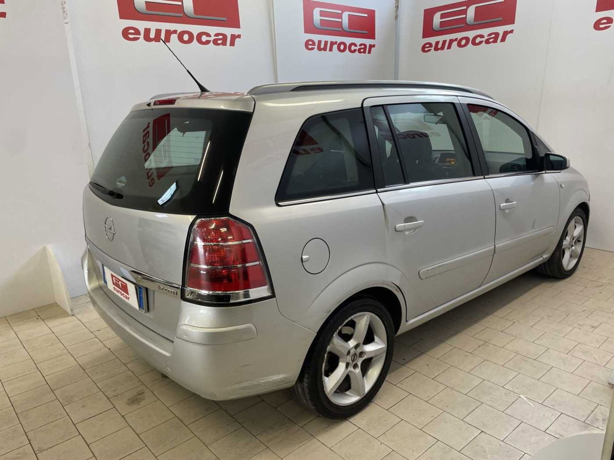 Opel Zafira 1.9 CDTI 120CV Enjoy (4)