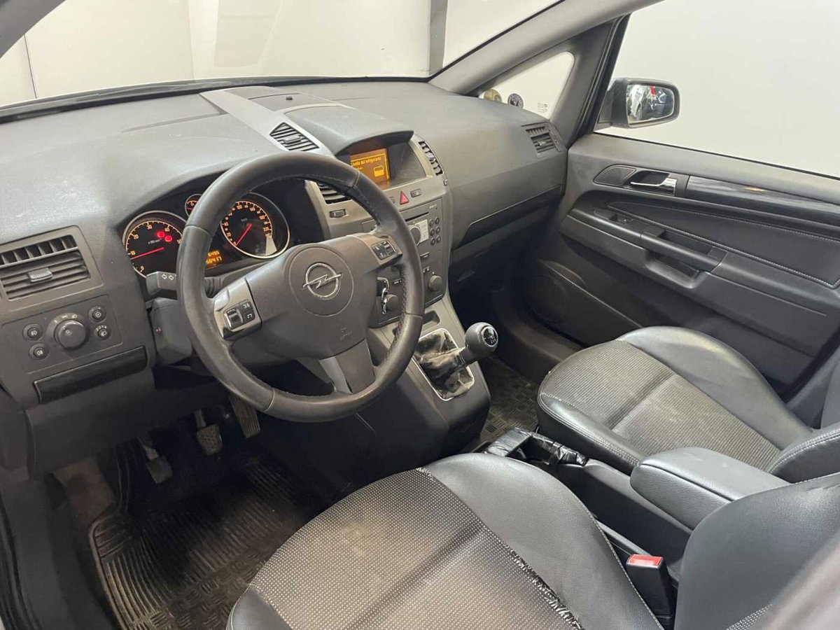 Opel Zafira 1.9 CDTI 120CV Enjoy (8)