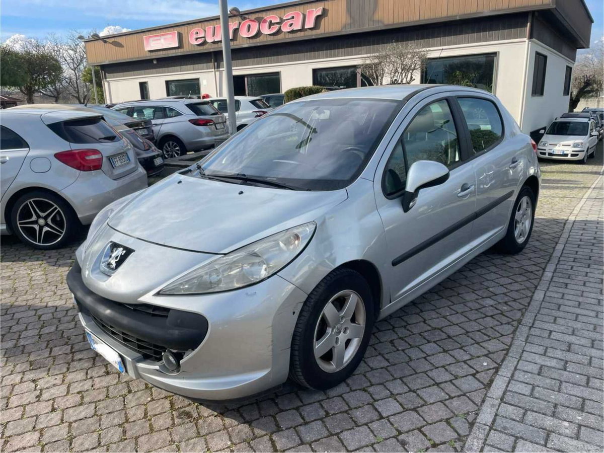 Peugeot 207 88CV 3p. ONE Line (2)