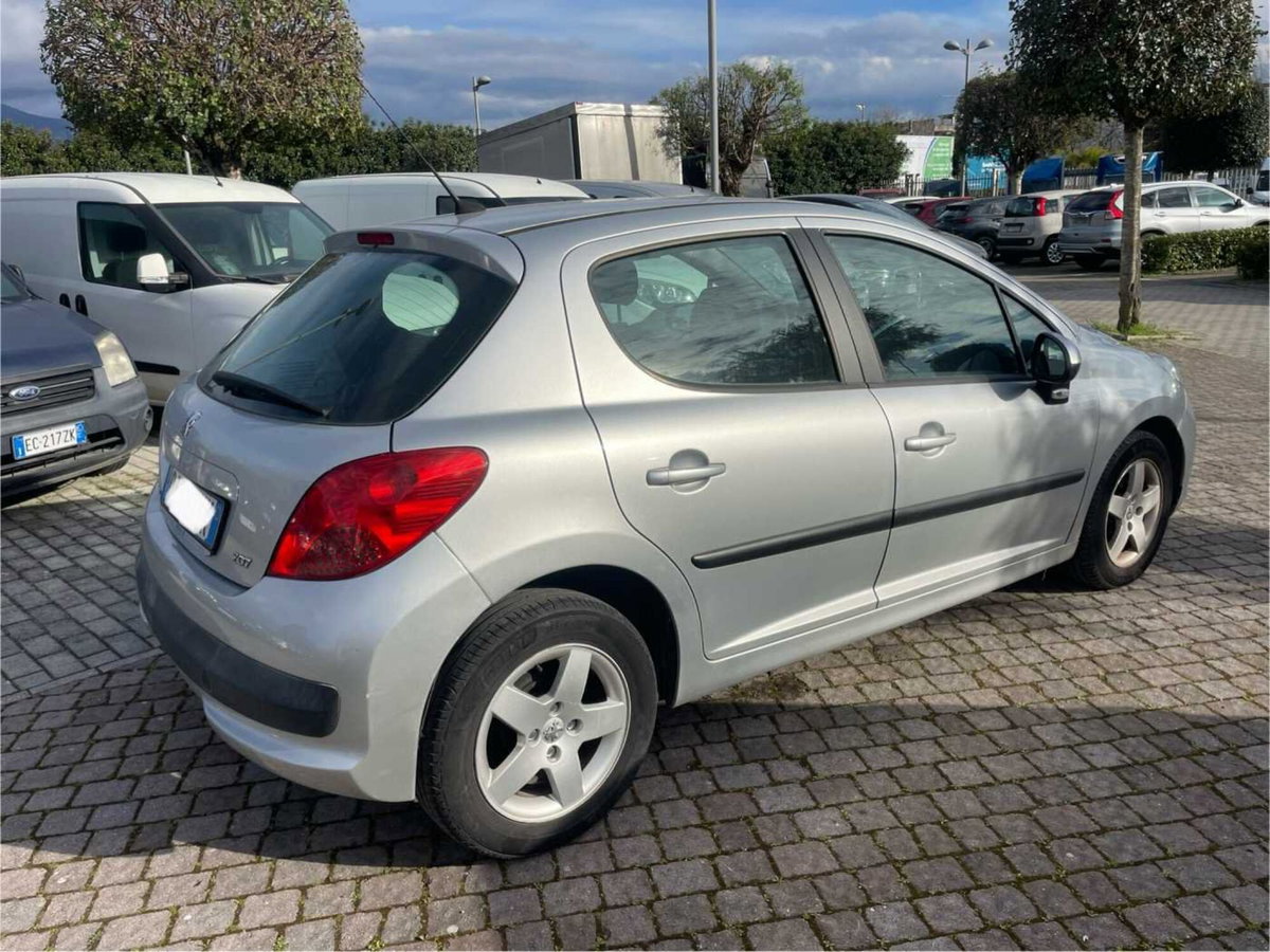Peugeot 207 88CV 3p. ONE Line (3)
