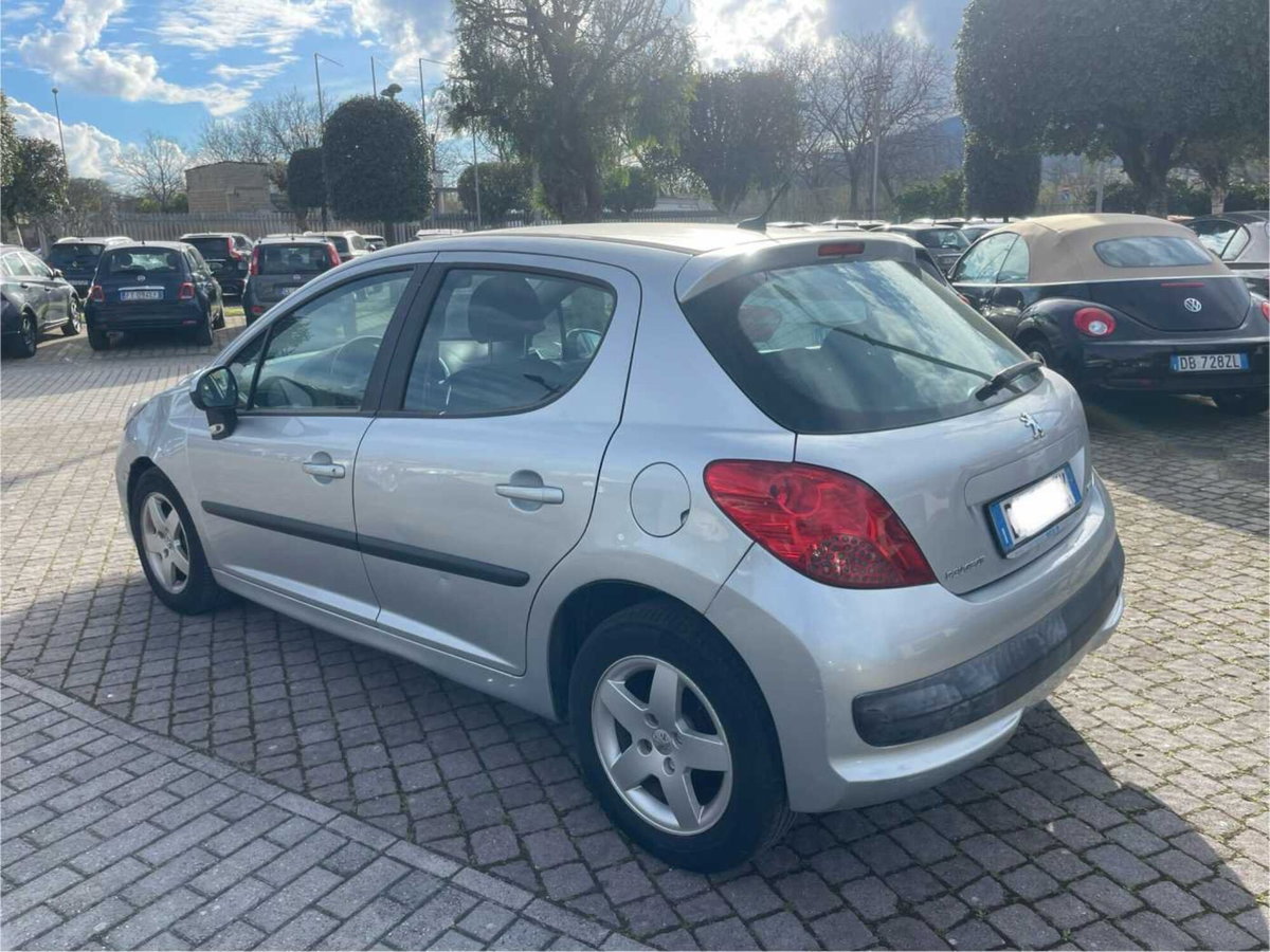 Peugeot 207 88CV 3p. ONE Line (4)