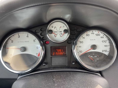 Peugeot 207 88CV 3p. ONE Line (8)