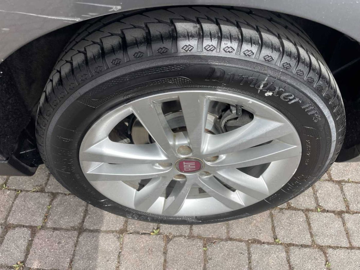 Fiat Croma 1.9 Multijet Emotion (11)