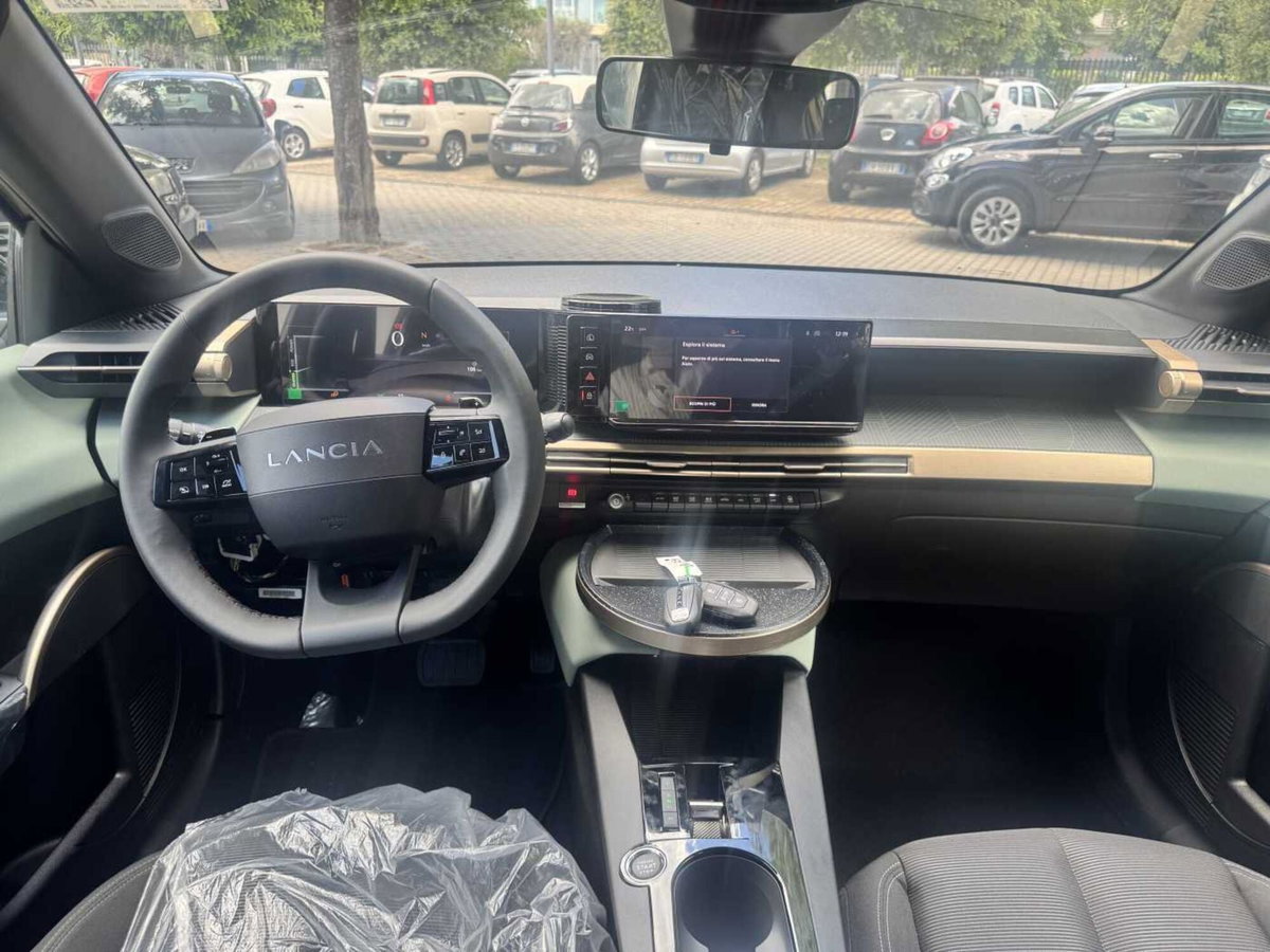 Lancia Ypsilon 1.2 mhev 110cv e-dct (11)