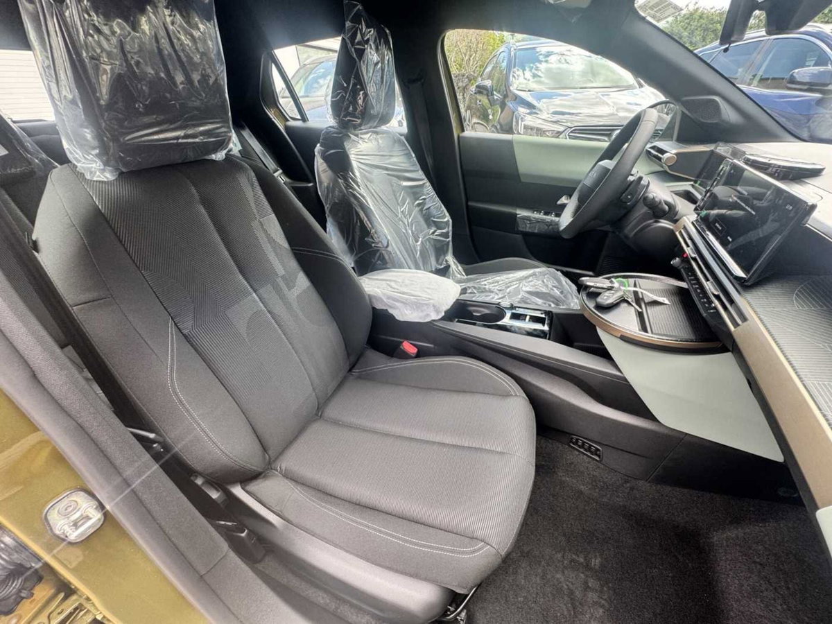 Lancia Ypsilon 1.2 mhev 110cv e-dct (12)