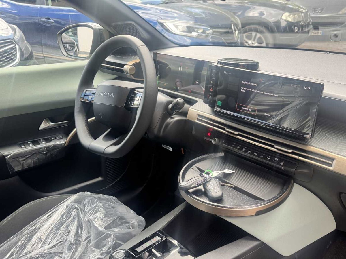 Lancia Ypsilon 1.2 mhev 110cv e-dct (13)