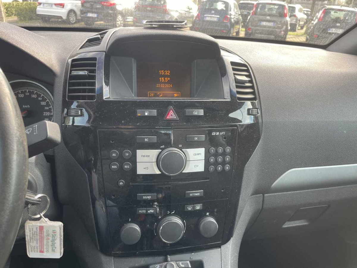 Opel Zafira 1.6 16V ecoM 150CV Turbo Cosmo (11)