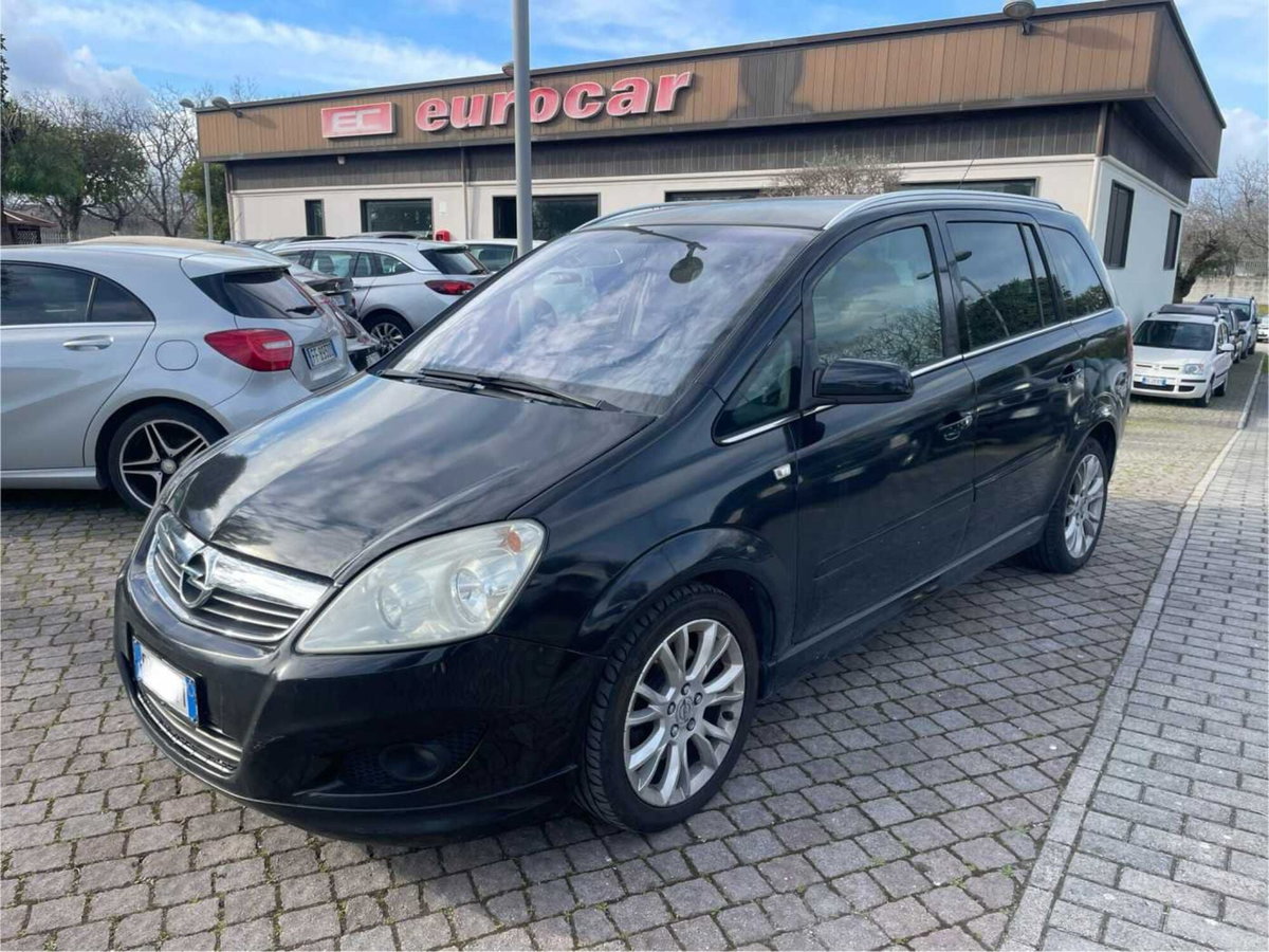 Opel Zafira 1.6 16V ecoM 150CV Turbo Cosmo (2)