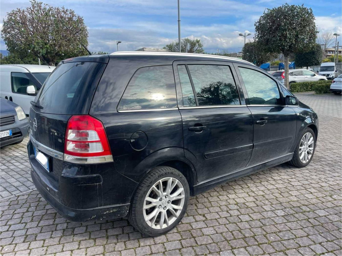 Opel Zafira 1.6 16V ecoM 150CV Turbo Cosmo (3)