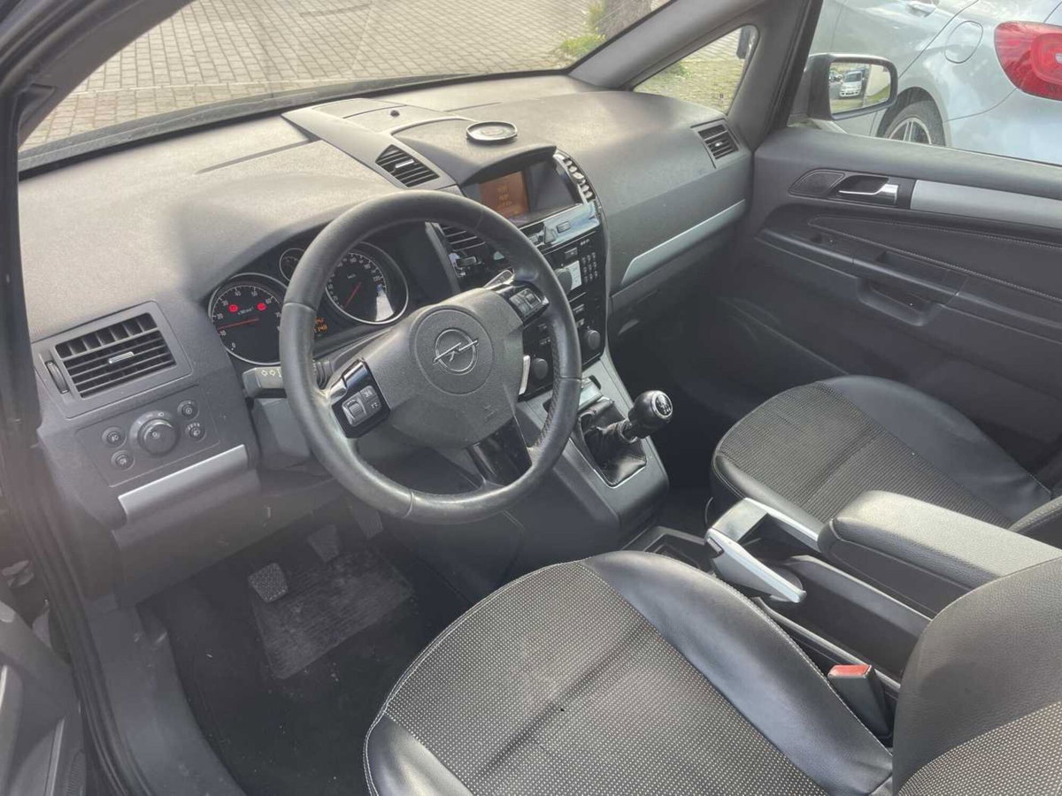 Opel Zafira 1.6 16V ecoM 150CV Turbo Cosmo (6)