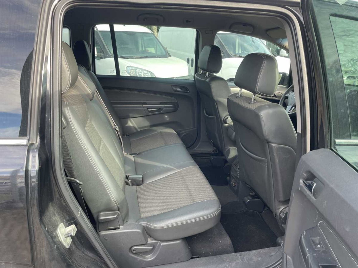 Opel Zafira 1.6 16V ecoM 150CV Turbo Cosmo (8)