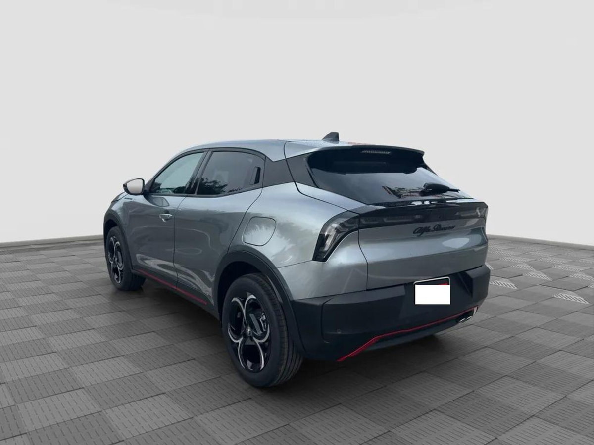 Alfa Romeo Junior elettrica Speciale 156cv