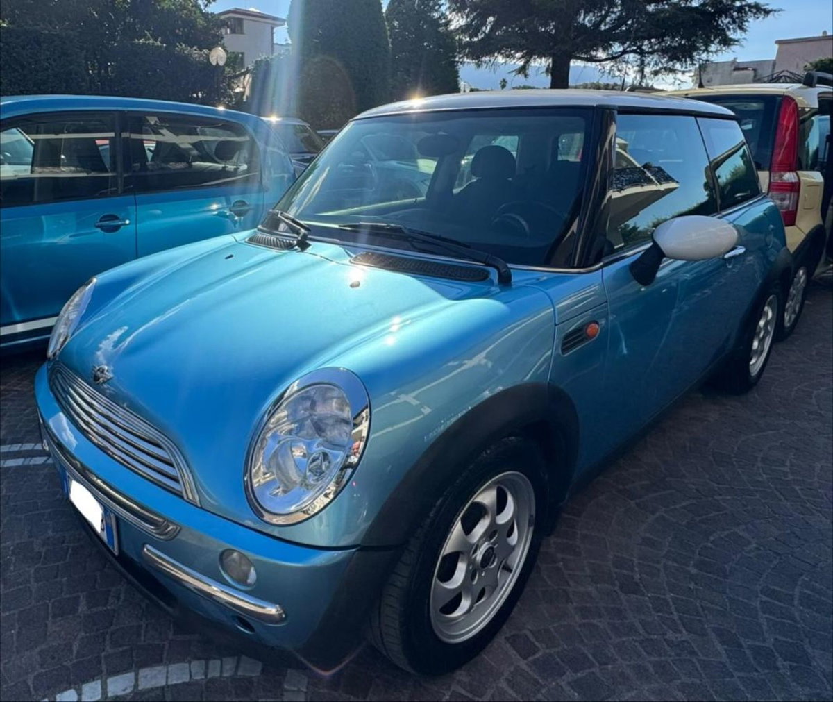 MINI Mini 1.6 16V Cooper (2)
